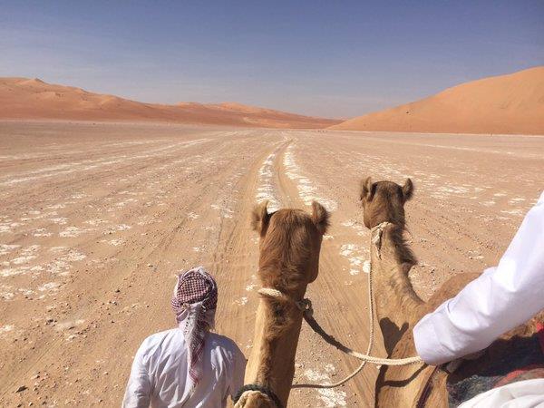 بريطاني يوشك أن يجتاز صحراء الربع الخالي