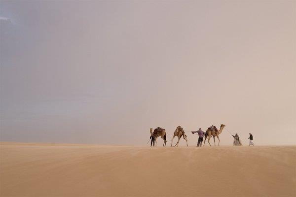 بريطاني يوشك أن يجتاز صحراء الربع الخالي